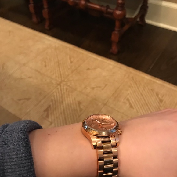 Michael Kors gold watch - Picture 7 of 7